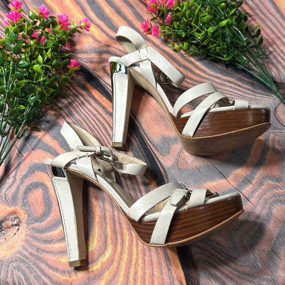 Michael Kors Grace Platform Heels Open Toe Buckle Ankle Strap Cream size 8 - Picture 3 of 12